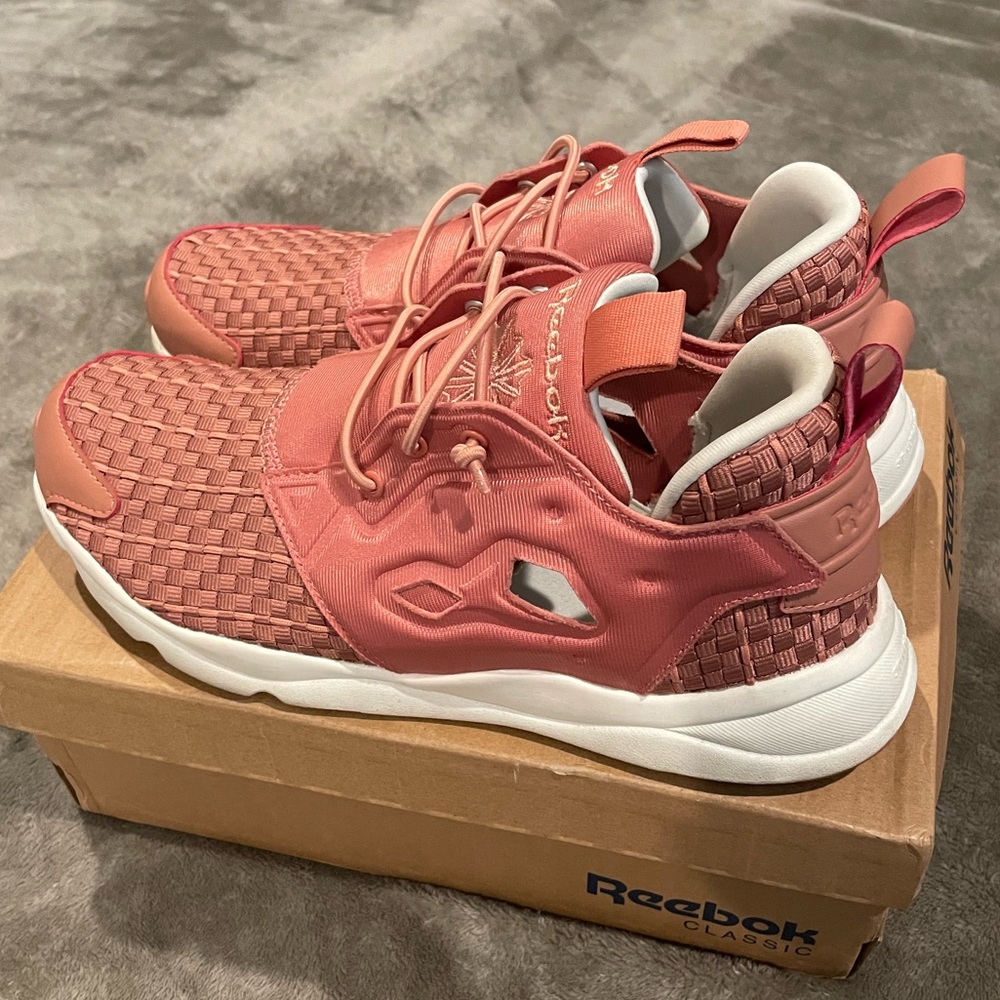 Women’s reebok classics